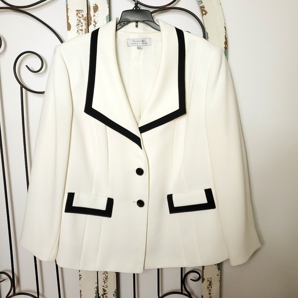 Tahari Jackets & Blazers - Tahari cream black trimmed blazer 18W